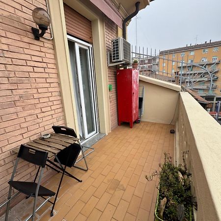 Central And Cosy Apartament Bologna Exterior foto
